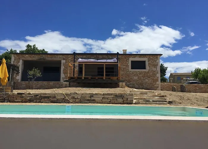 à Piscine Chauffée Et Vue Panoramique