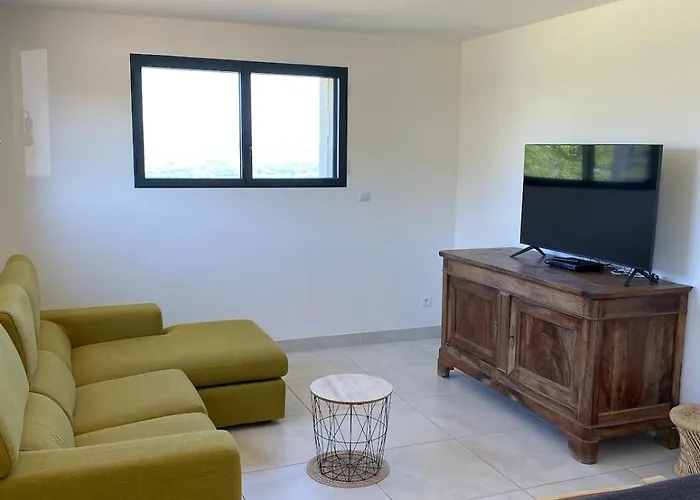 Villa à Piscine Chauffée Et Vue Panoramique Barjac (Gard)