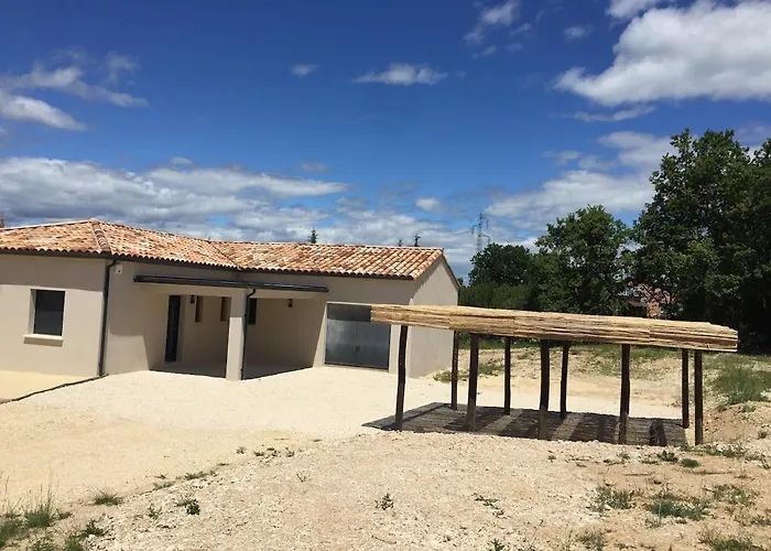 à Piscine Chauffée Et Vue Panoramique *
