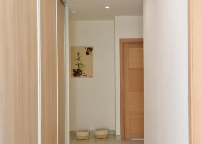 à Piscine Chauffée Et Vue Panoramique Villa *